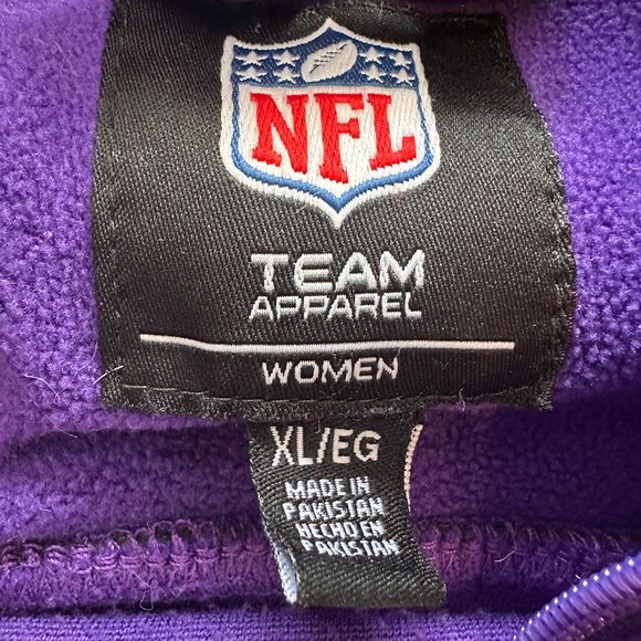 Minnesota Vikings Purple and Black Performance Jacket- Women’s Size XL. - Picture 4 of 5